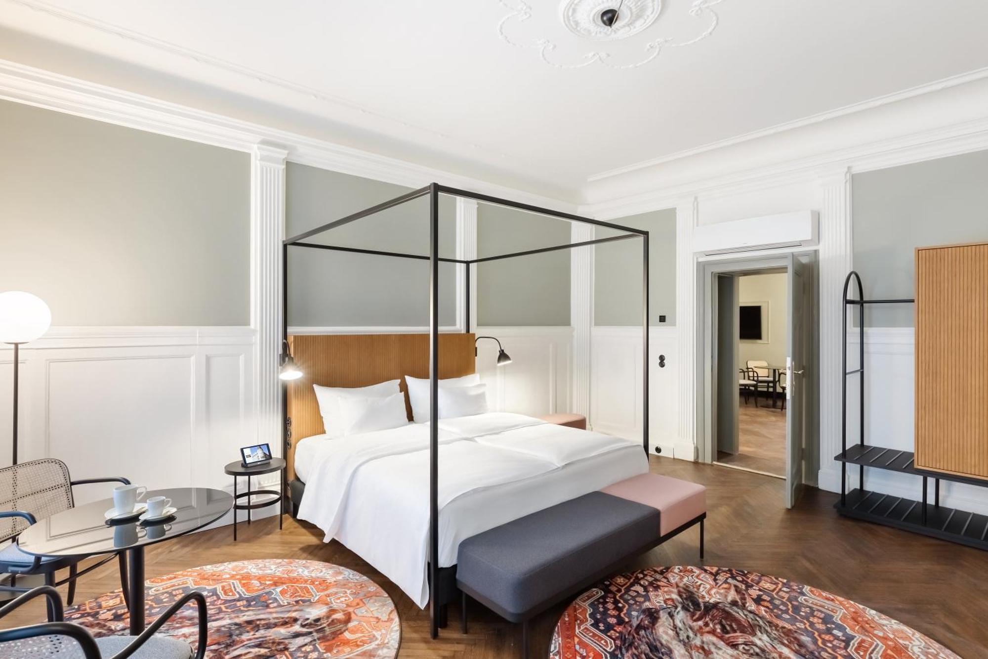 Hotel Astoria Vienna, Curio Collection By Hilton Вена Экстерьер фото
