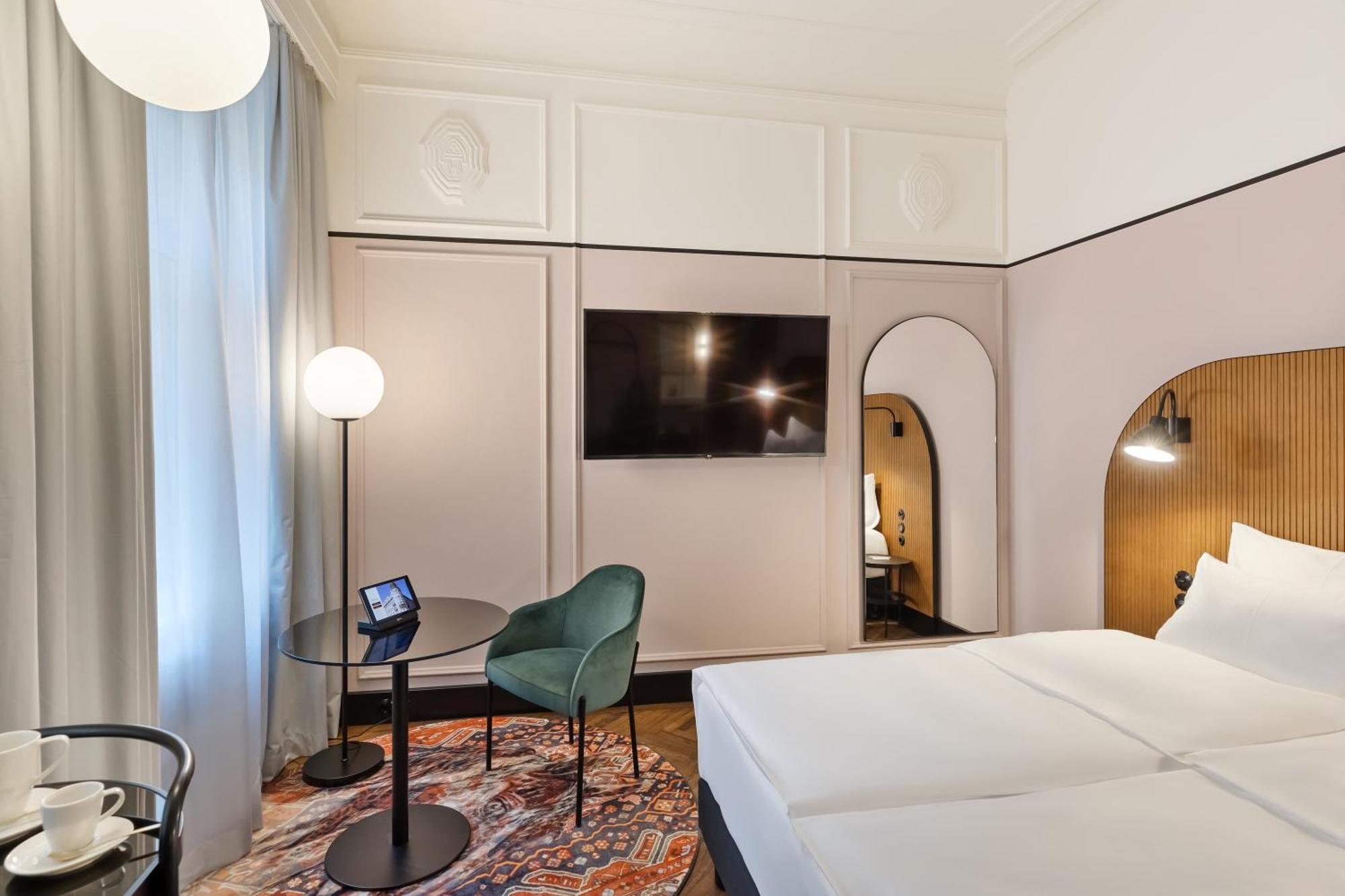 Hotel Astoria Vienna, Curio Collection By Hilton Вена Экстерьер фото