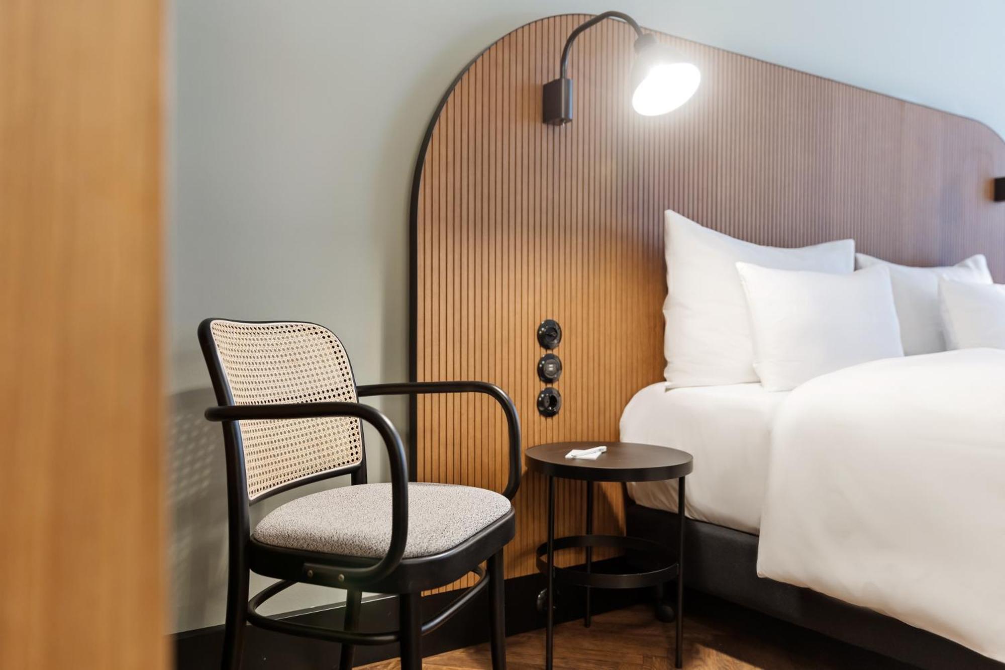 Hotel Astoria Vienna, Curio Collection By Hilton Вена Экстерьер фото