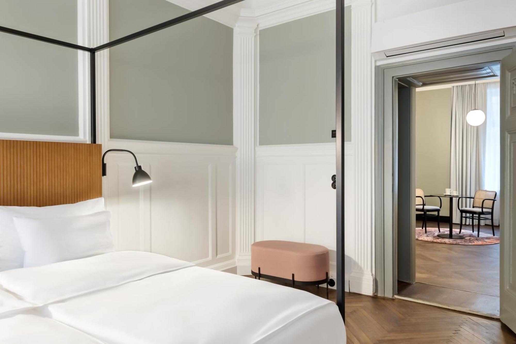 Hotel Astoria Vienna, Curio Collection By Hilton Вена Экстерьер фото
