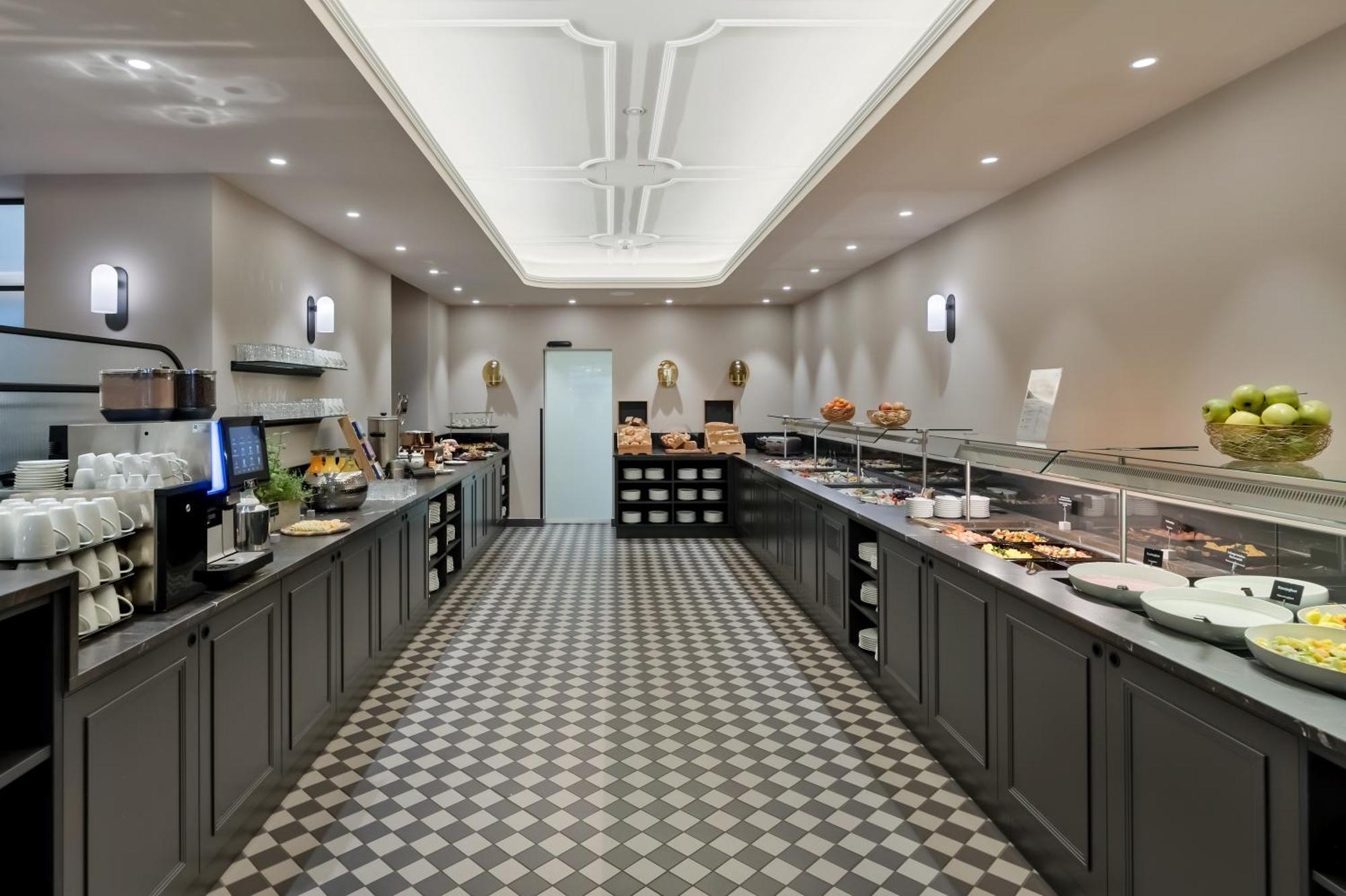 Hotel Astoria Vienna, Curio Collection By Hilton Вена Экстерьер фото