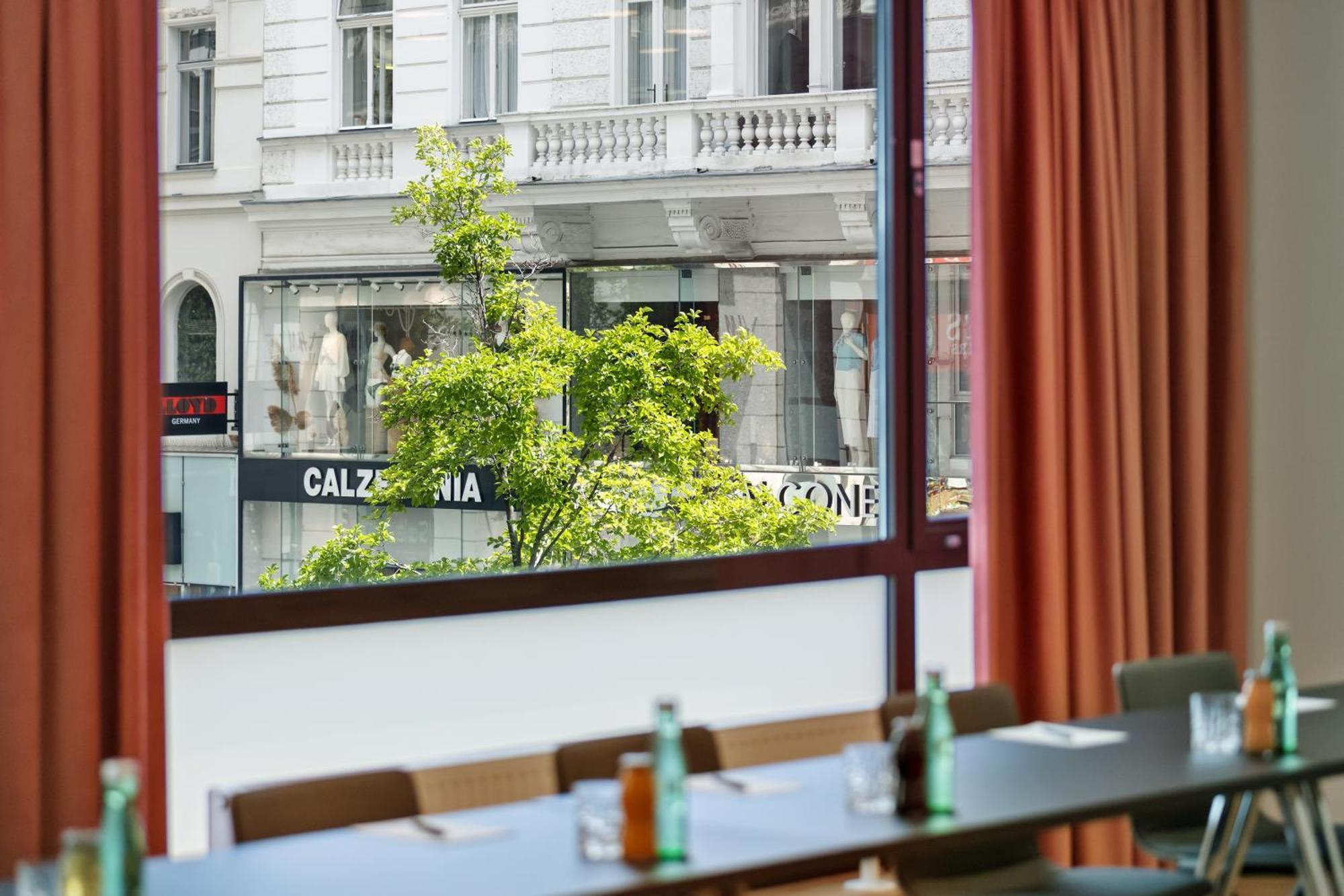 Hotel Astoria Vienna, Curio Collection By Hilton Вена Экстерьер фото