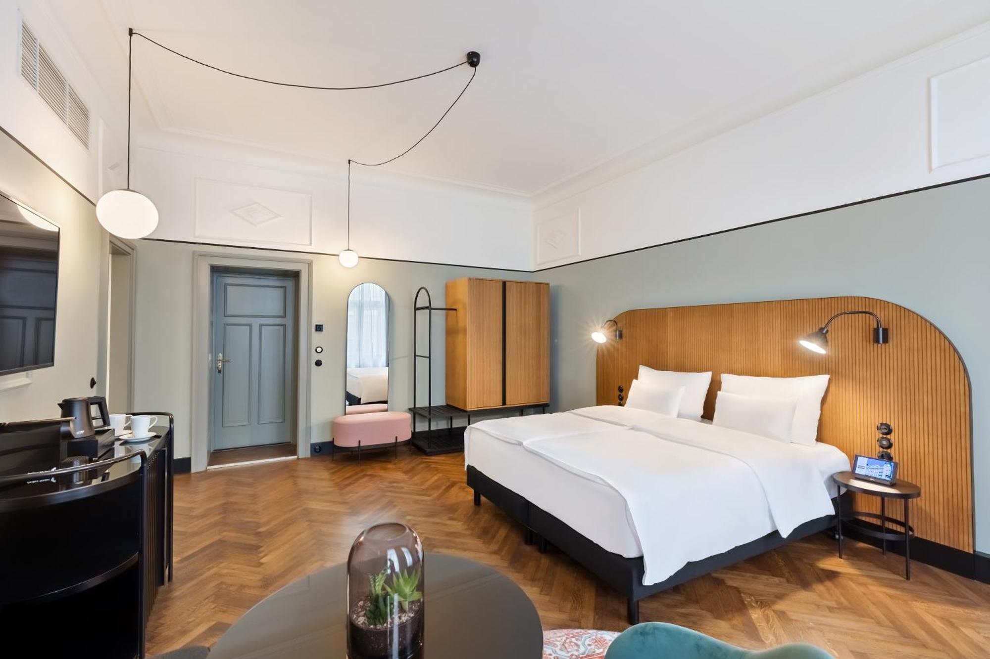 Hotel Astoria Vienna, Curio Collection By Hilton Вена Экстерьер фото