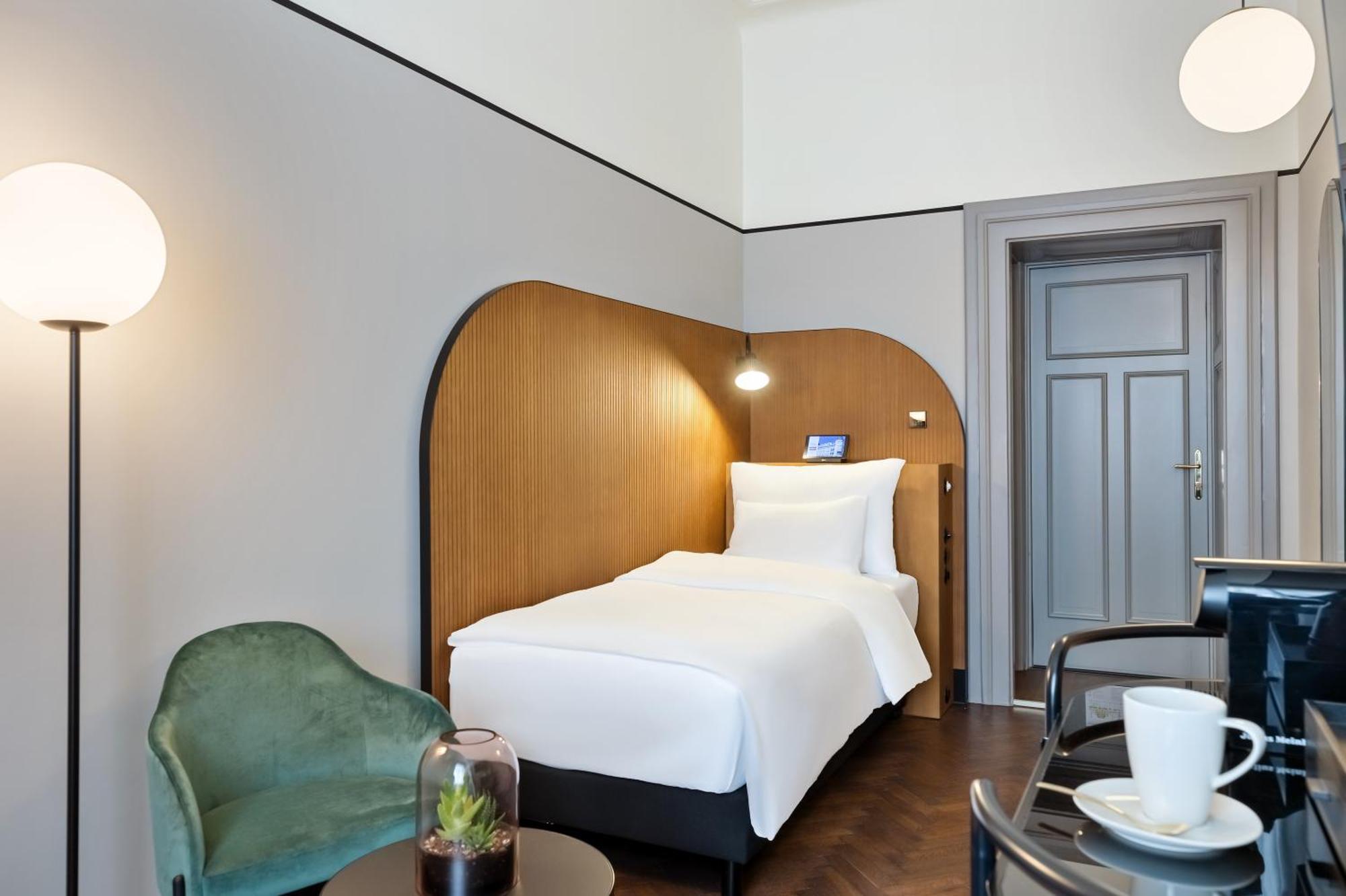 Hotel Astoria Vienna, Curio Collection By Hilton Вена Экстерьер фото
